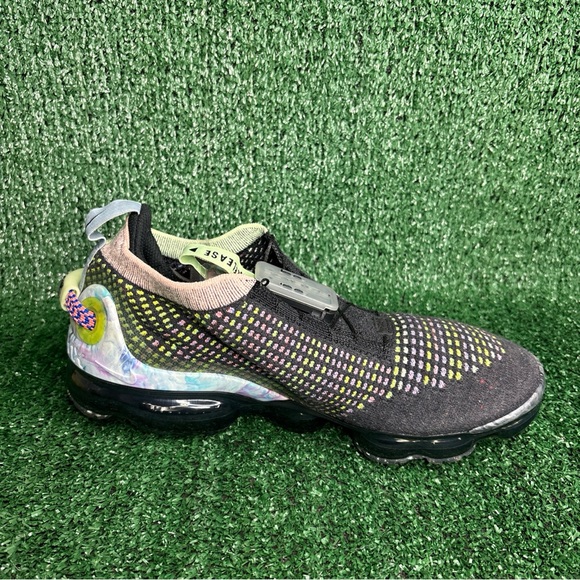 Nike Air VaporMax 2020 Women Size 8.5 Flyknit Black Barely Volt - Picture 6 of 12